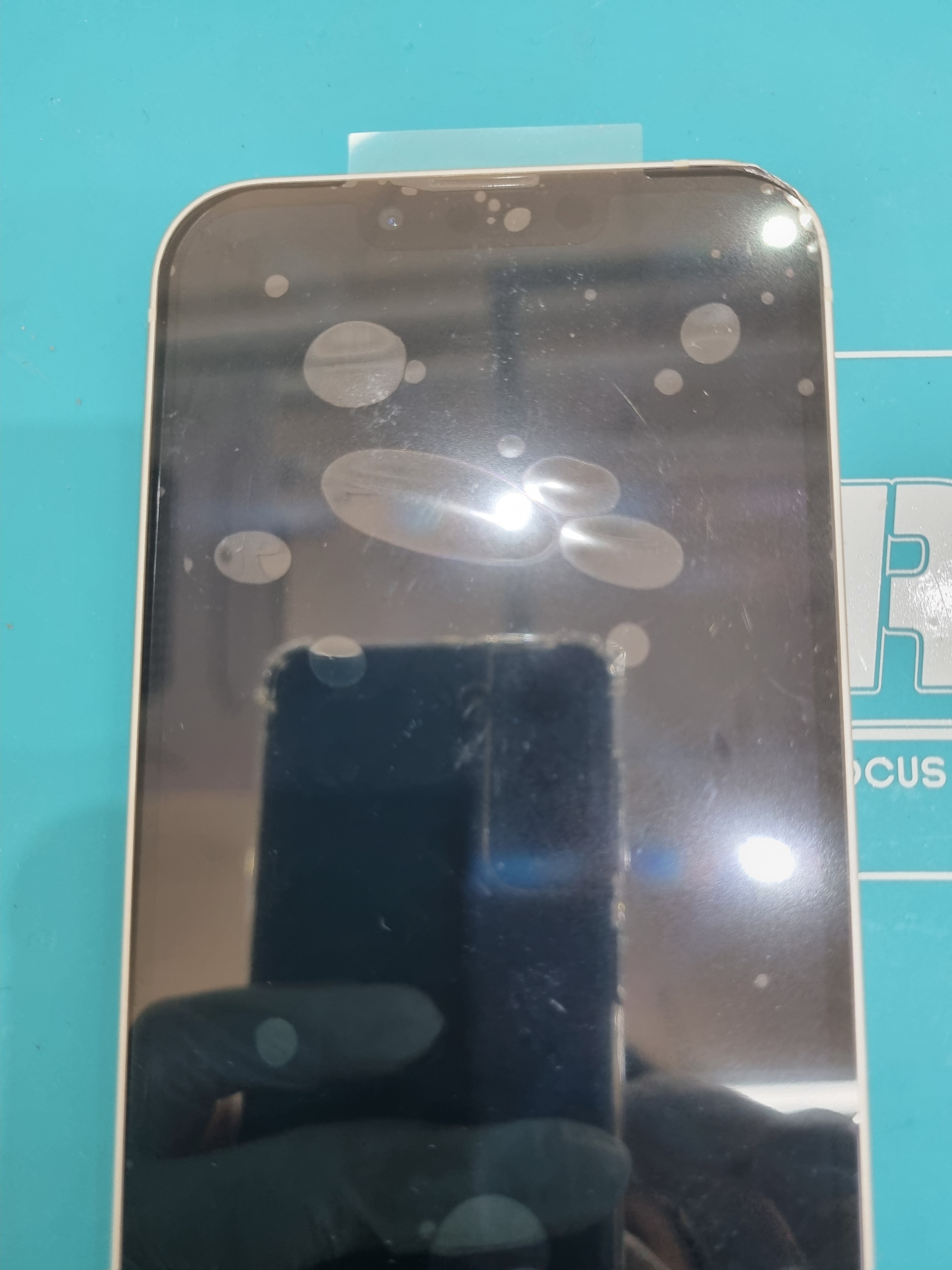 아이폰 iPhone 13 수리 완료 사진