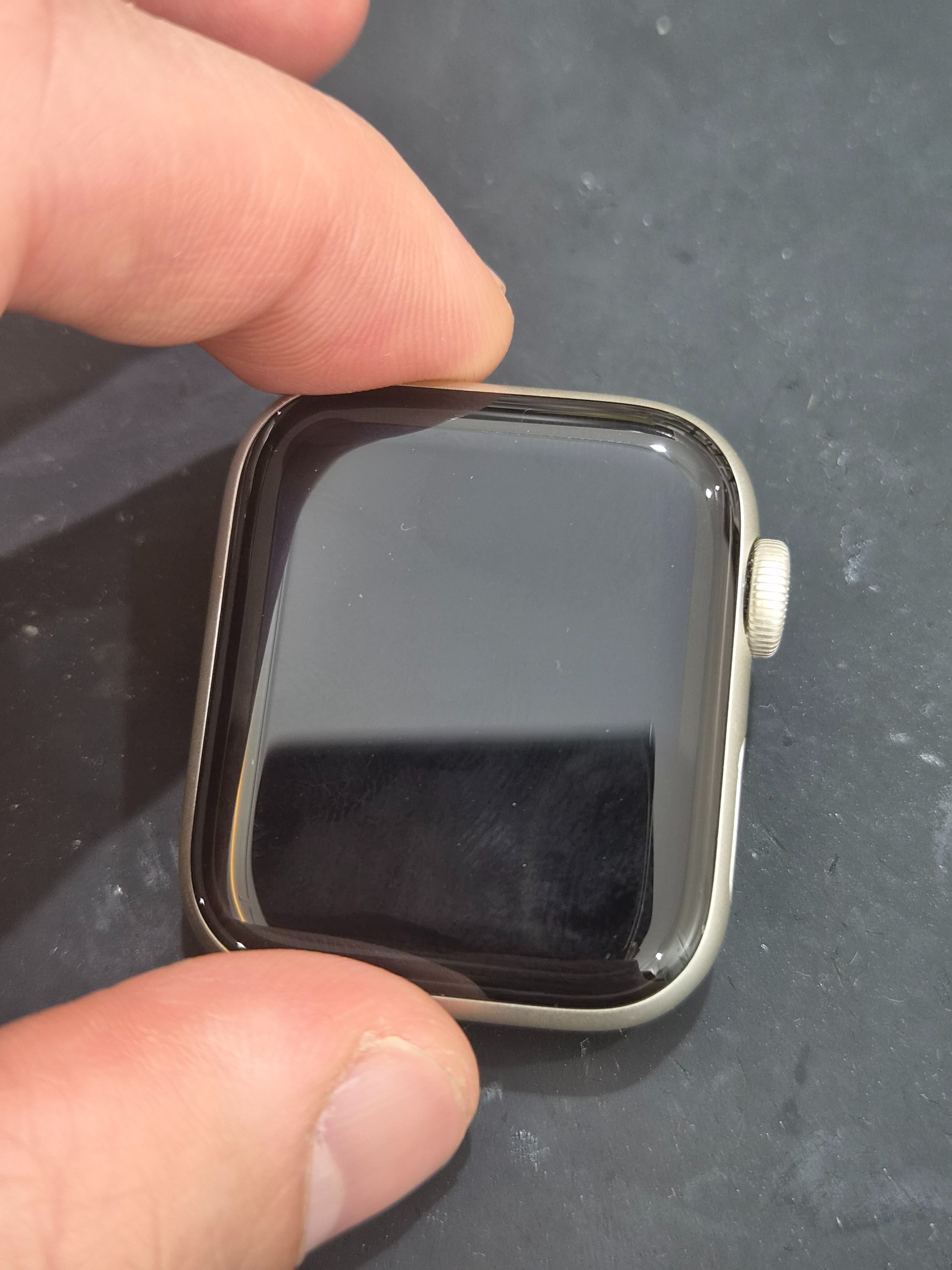 떨어뜨려 깨진 애플워치 SE 2세대 (Apple Watch SE 2) 액정, 신림점에서 화면 교체