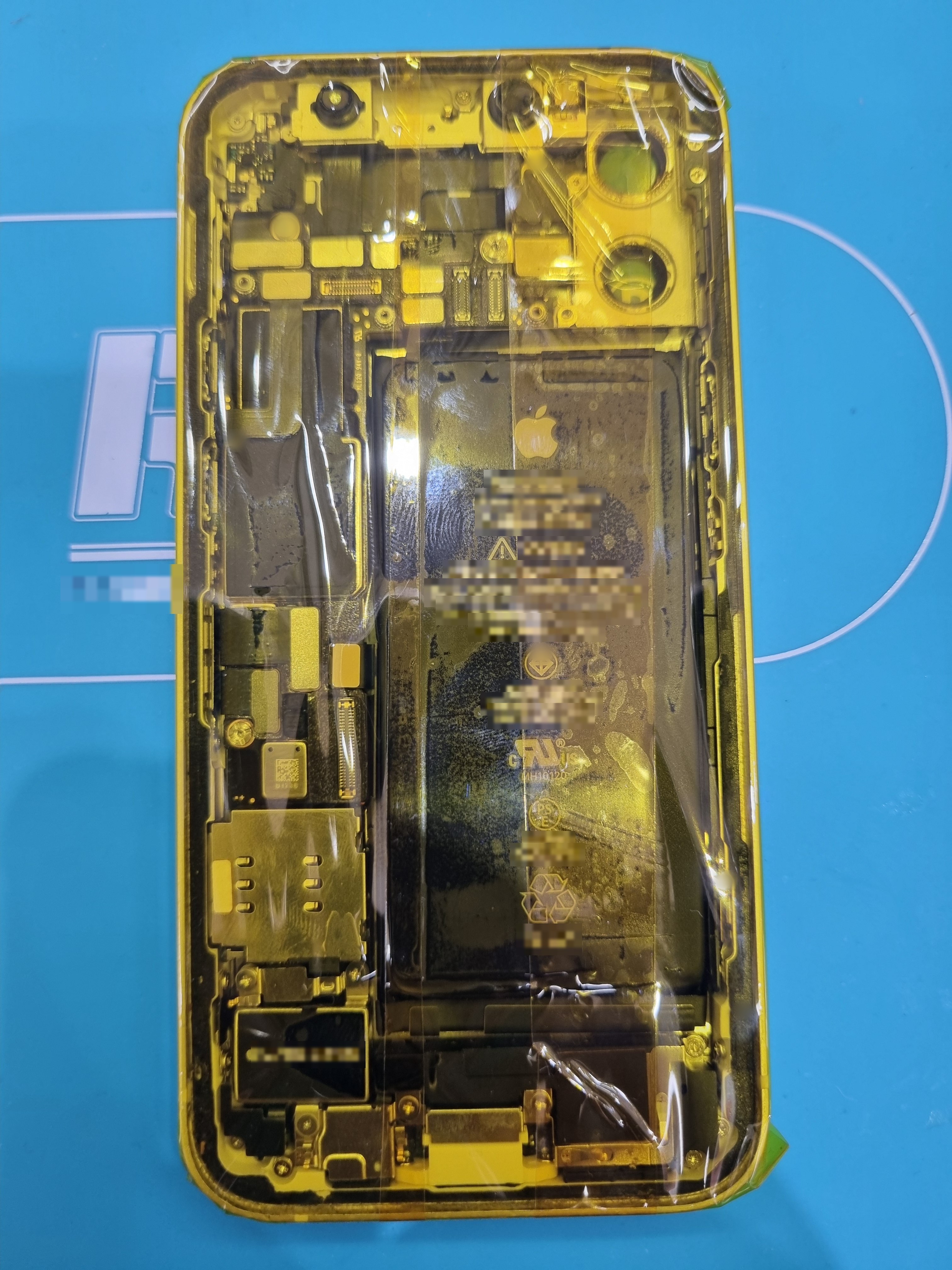 아이폰 iPhone 12 mini 내부 분해 — 정밀 작업 단계
