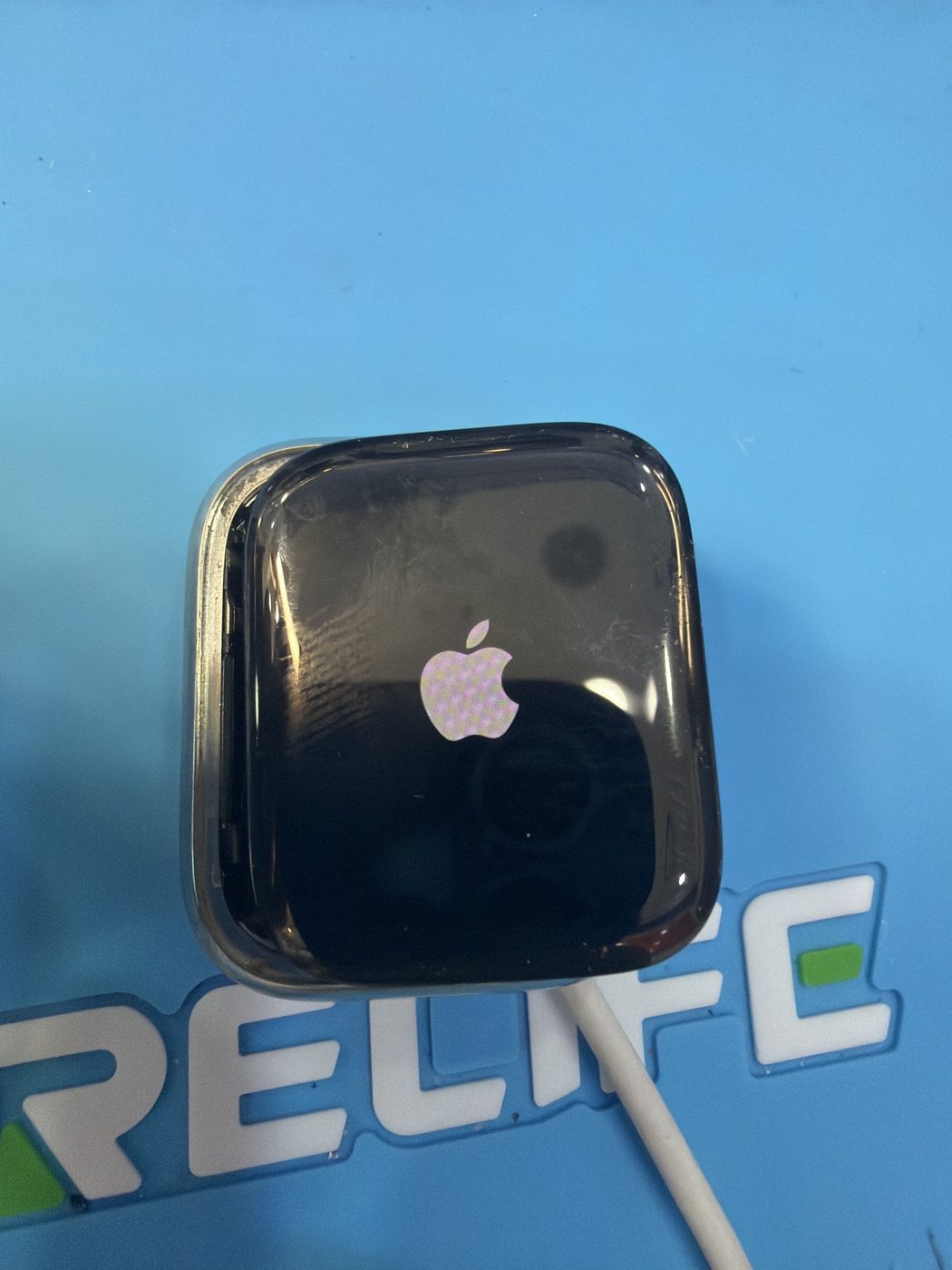 애플워치 Series 7 (41mm) 수리 작업 중 — 다올리페어 직영점 진행