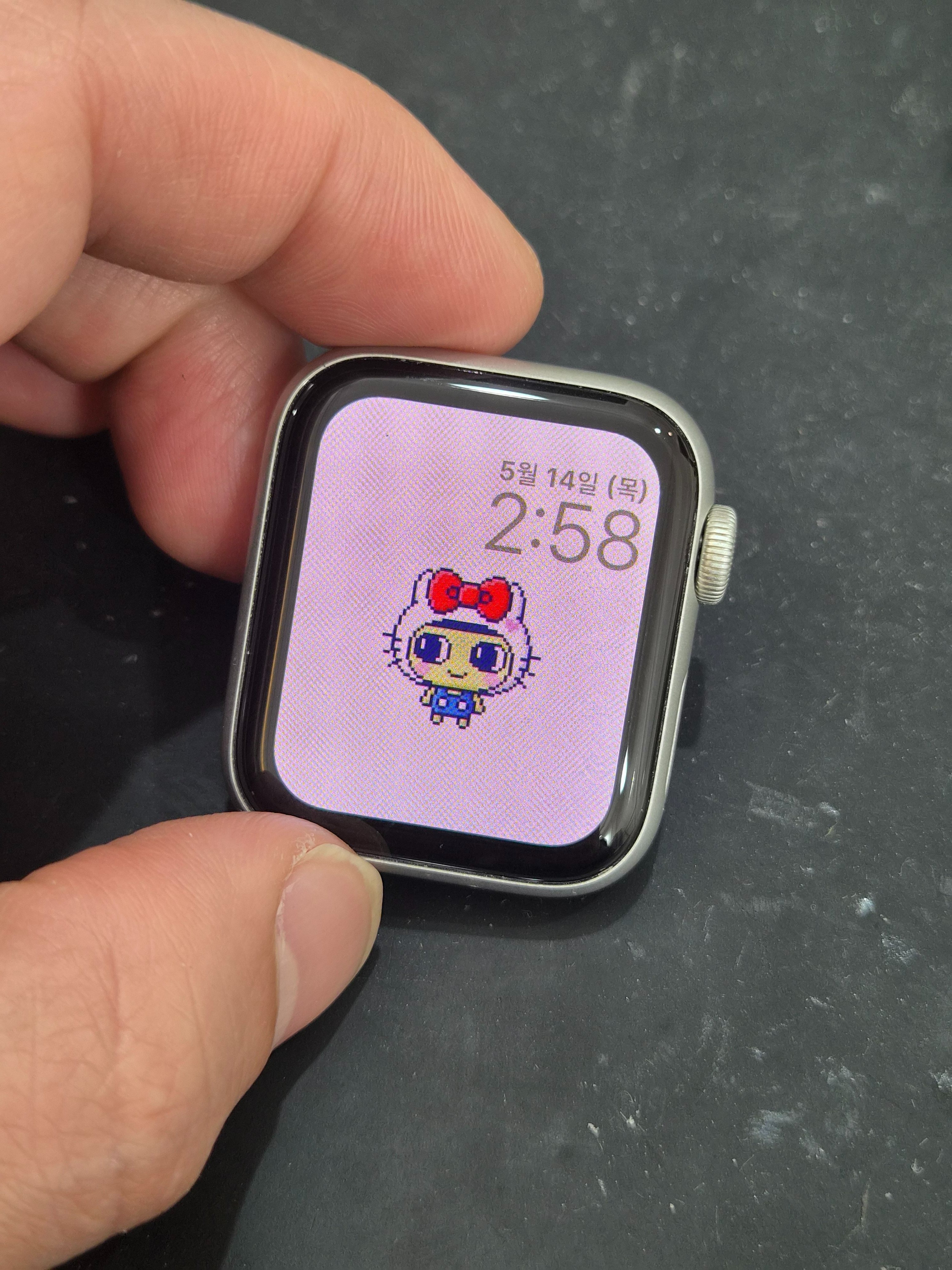떨어뜨려 깨진 애플워치 SE 2세대 (Apple Watch SE 2) 액정, 신림점에서 30분 만에 교체 완료