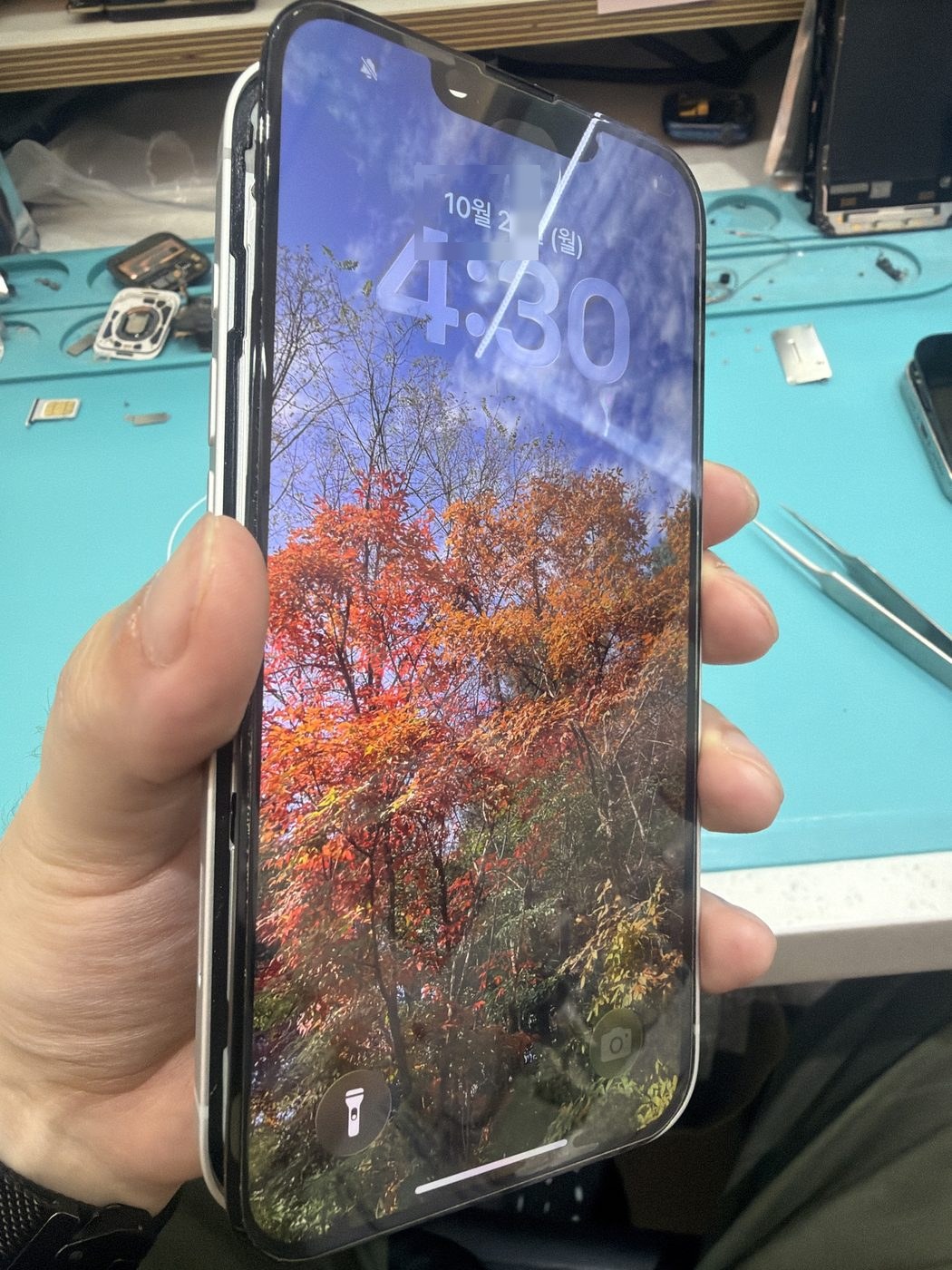 아이폰 16 장착