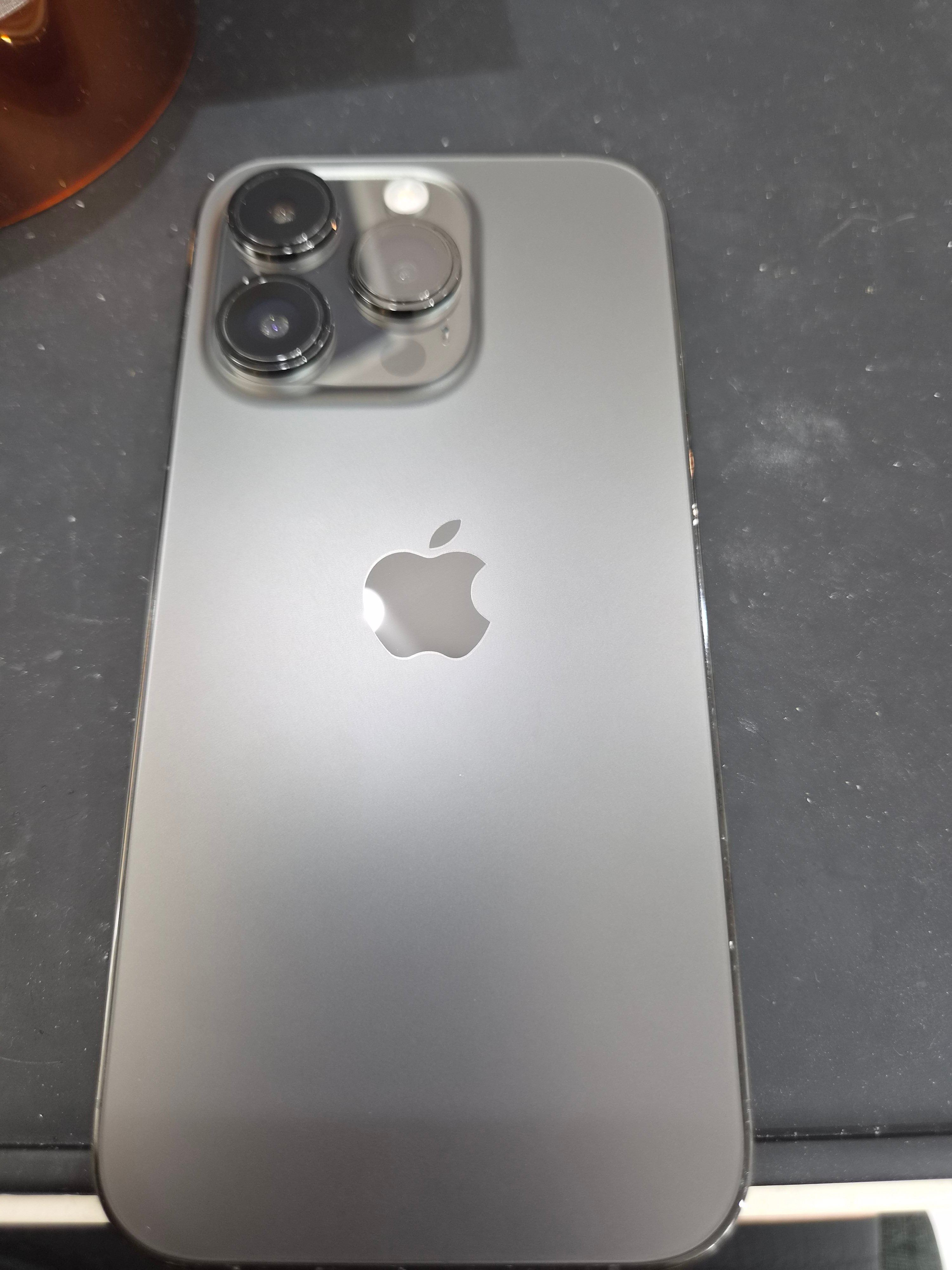 아이폰 iPhone 14 Pro 수리 작업 중 — 다올리페어 직영점 진행