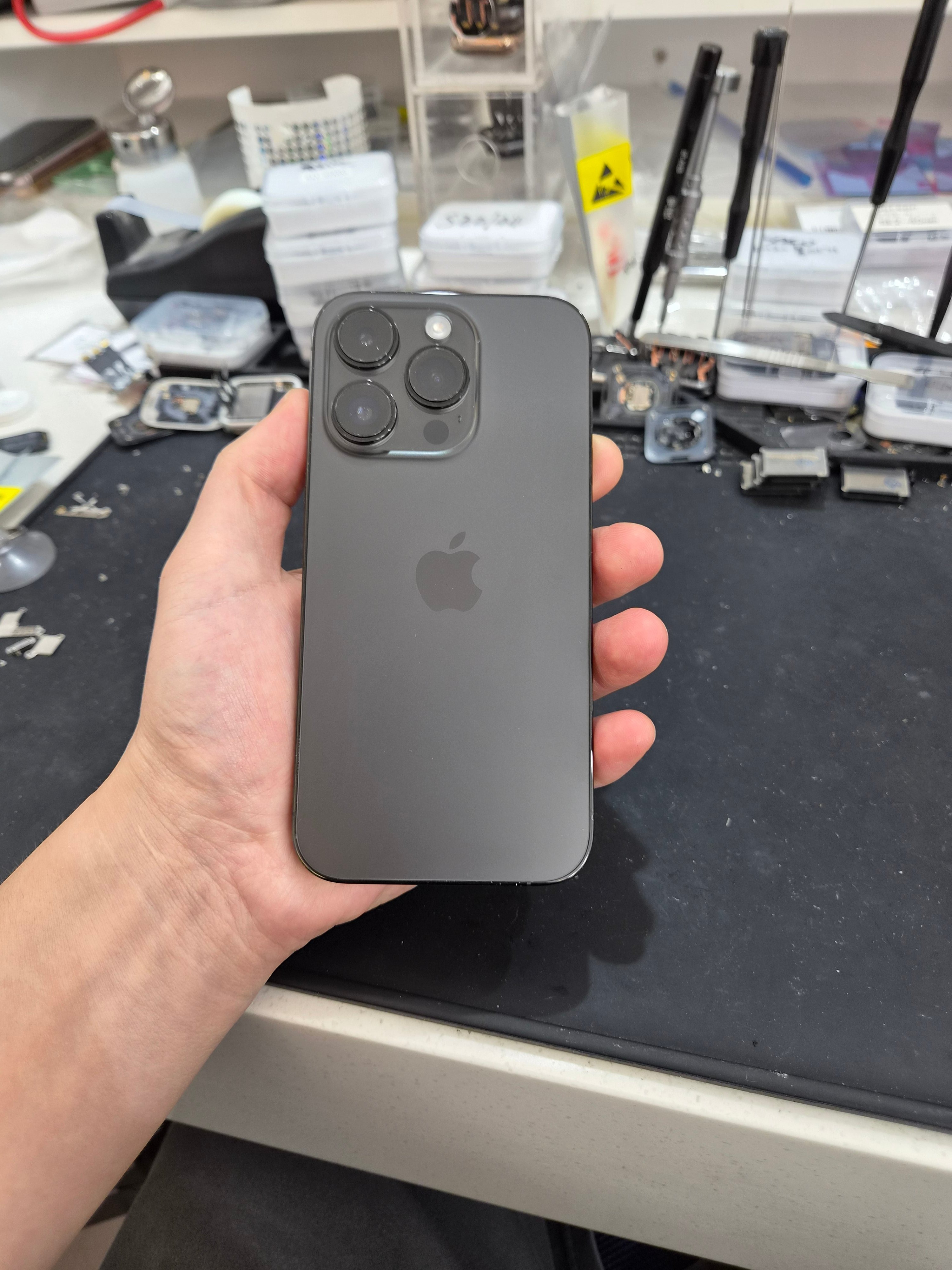 아이폰 iPhone 14 Pro 교체 후 후면 유리 정상