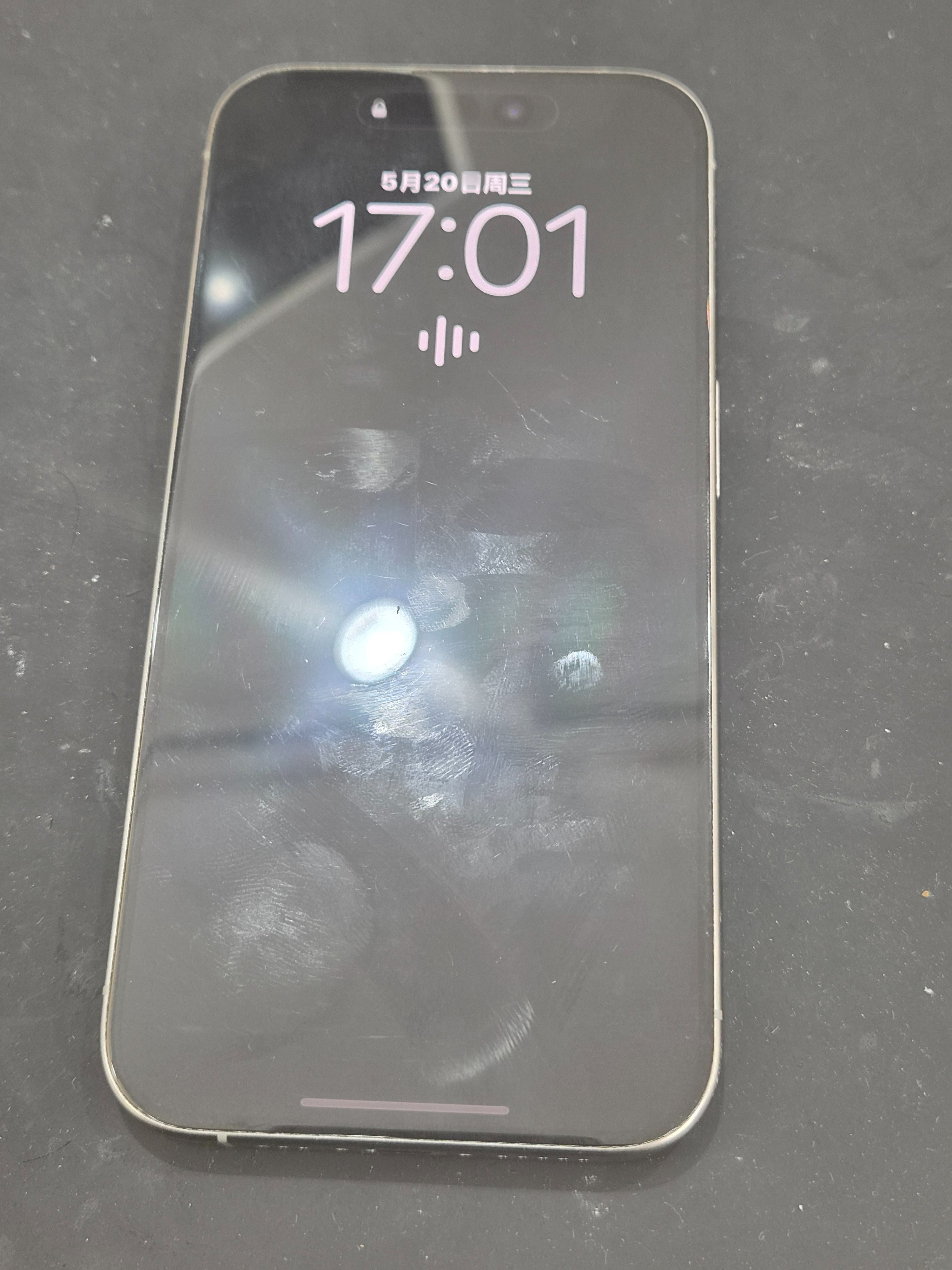 아이폰 iPhone 15 Pro 수리 전 — 손님 전면 촬영