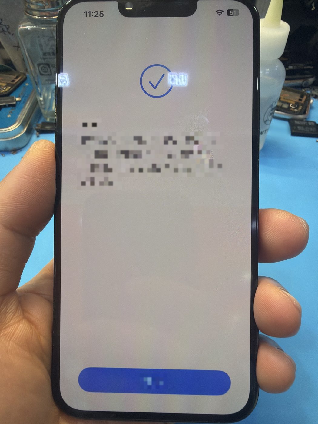 아이폰 13 Pro 수리 작업 중 — 다올리페어 직영점 진행