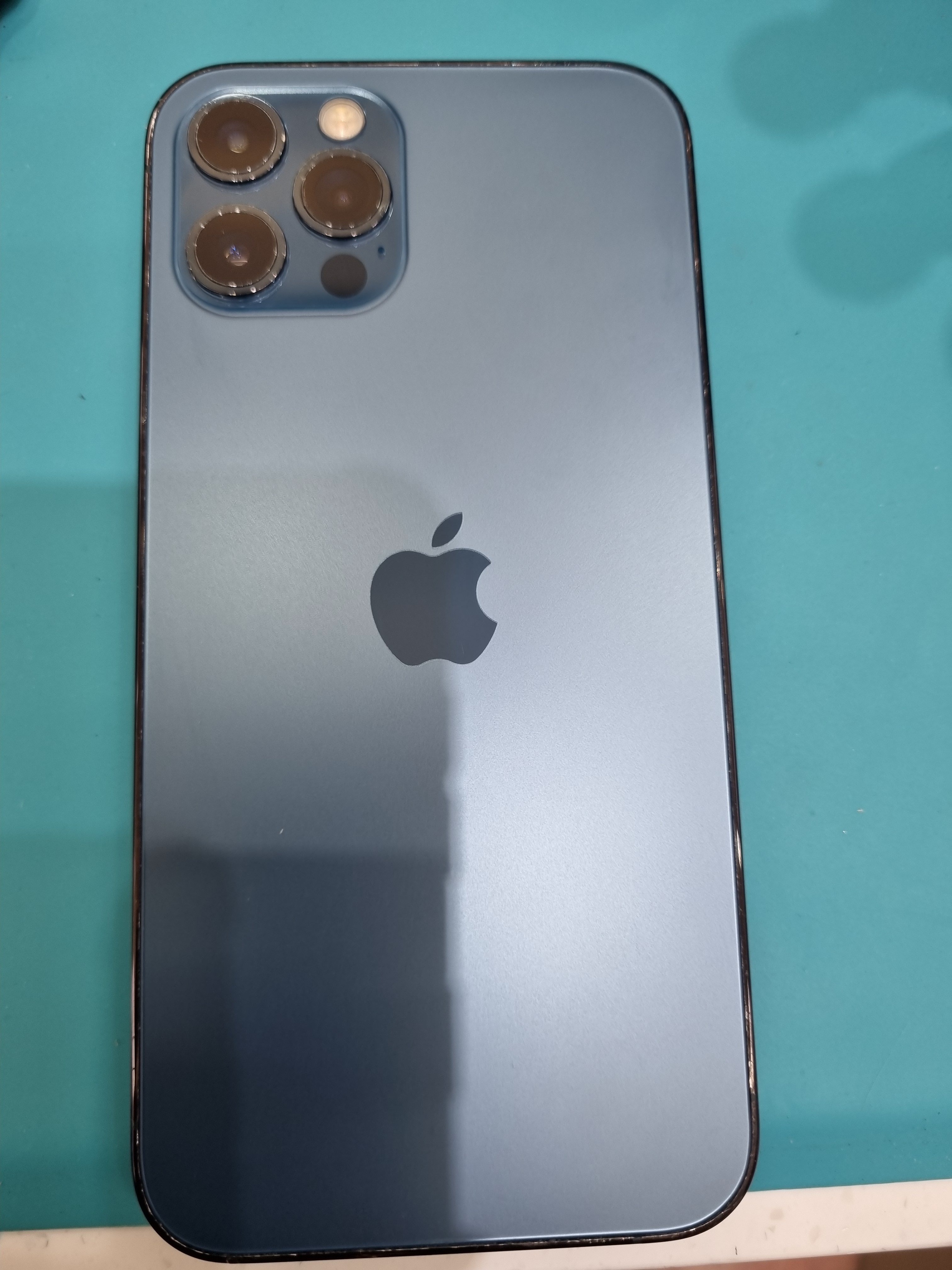 목동점에서 아이폰 12 프로 (iPhone 12 Pro) 후면 유리 30분 만에 교체 완료