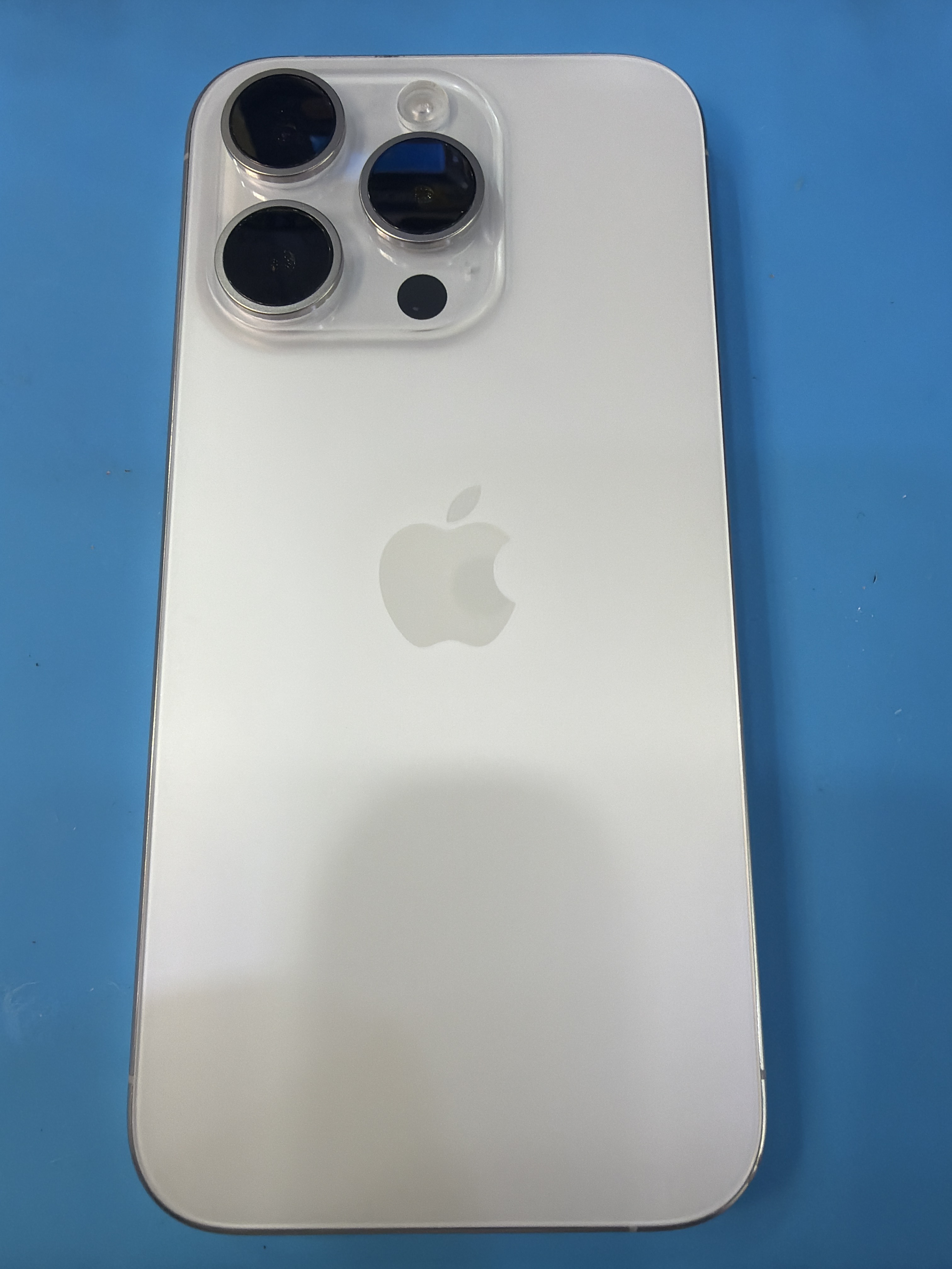 떨어뜨린 아이폰 15 프로 (iPhone 15 Pro) 후면 유리, 가산점 당일 30분 만에 교체 완료