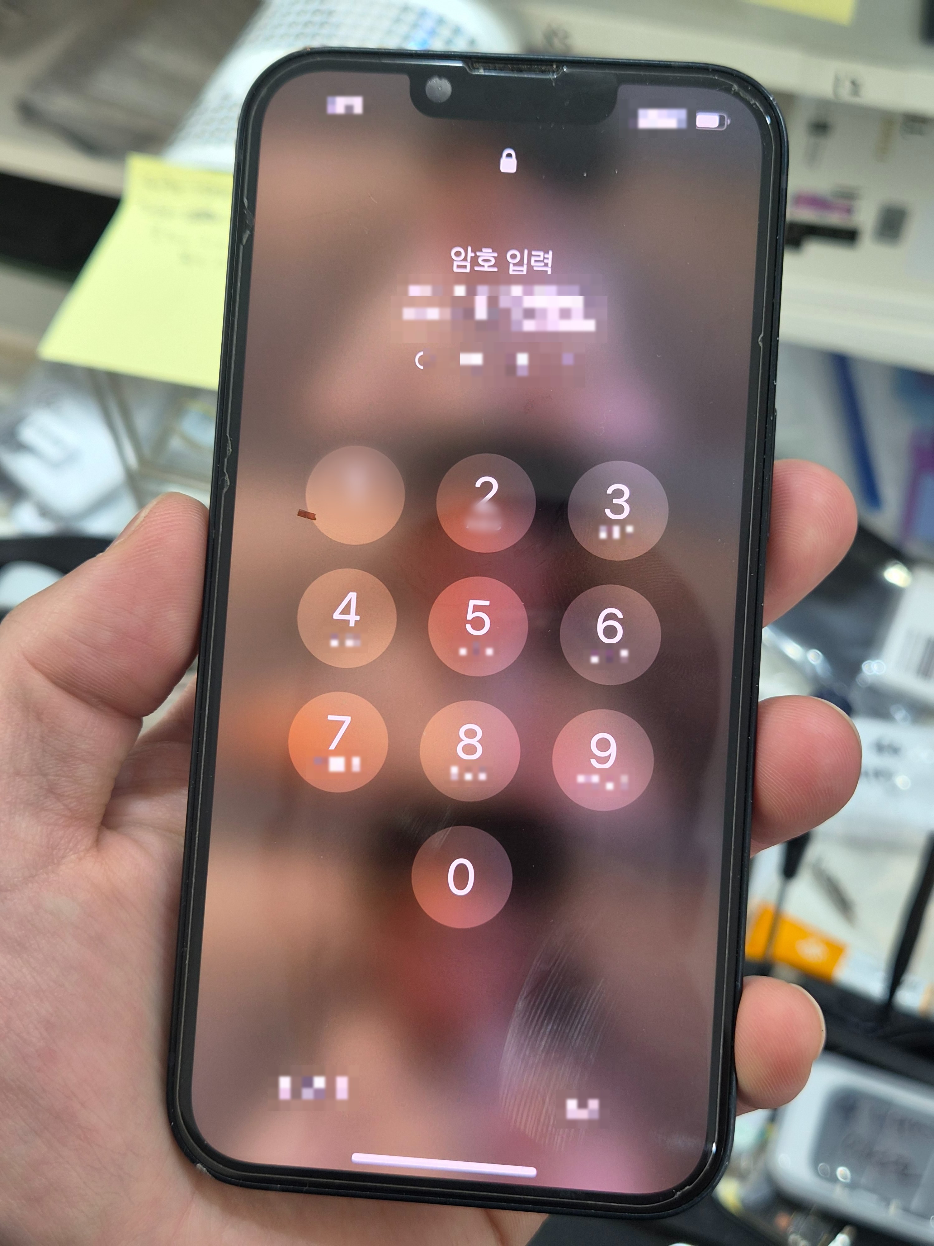 아이폰 iPhone 14 수리 전 — 카메라 손상 상태