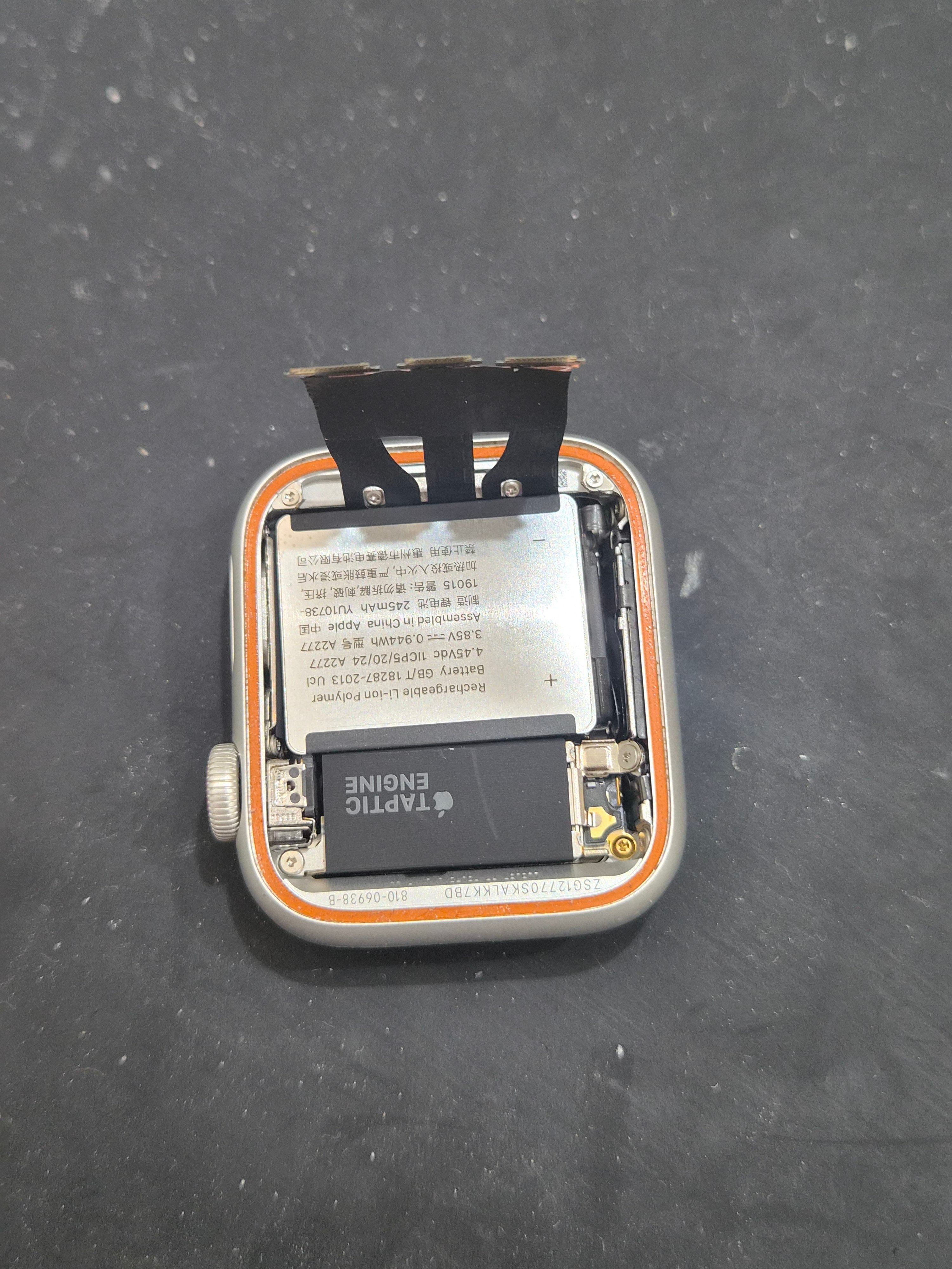 애플워치 Apple Watch SE (1세대) 내부 분해 — 정밀 작업 단계