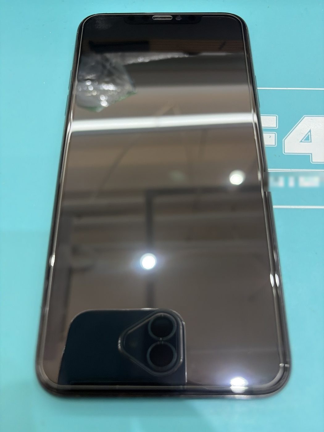 외부 충격으로 아이폰 11 프로 맥스 (iPhone 11 Pro Max) 트루옹하우 액정 박살 → 정품 액정 교체 30분 (목동점)