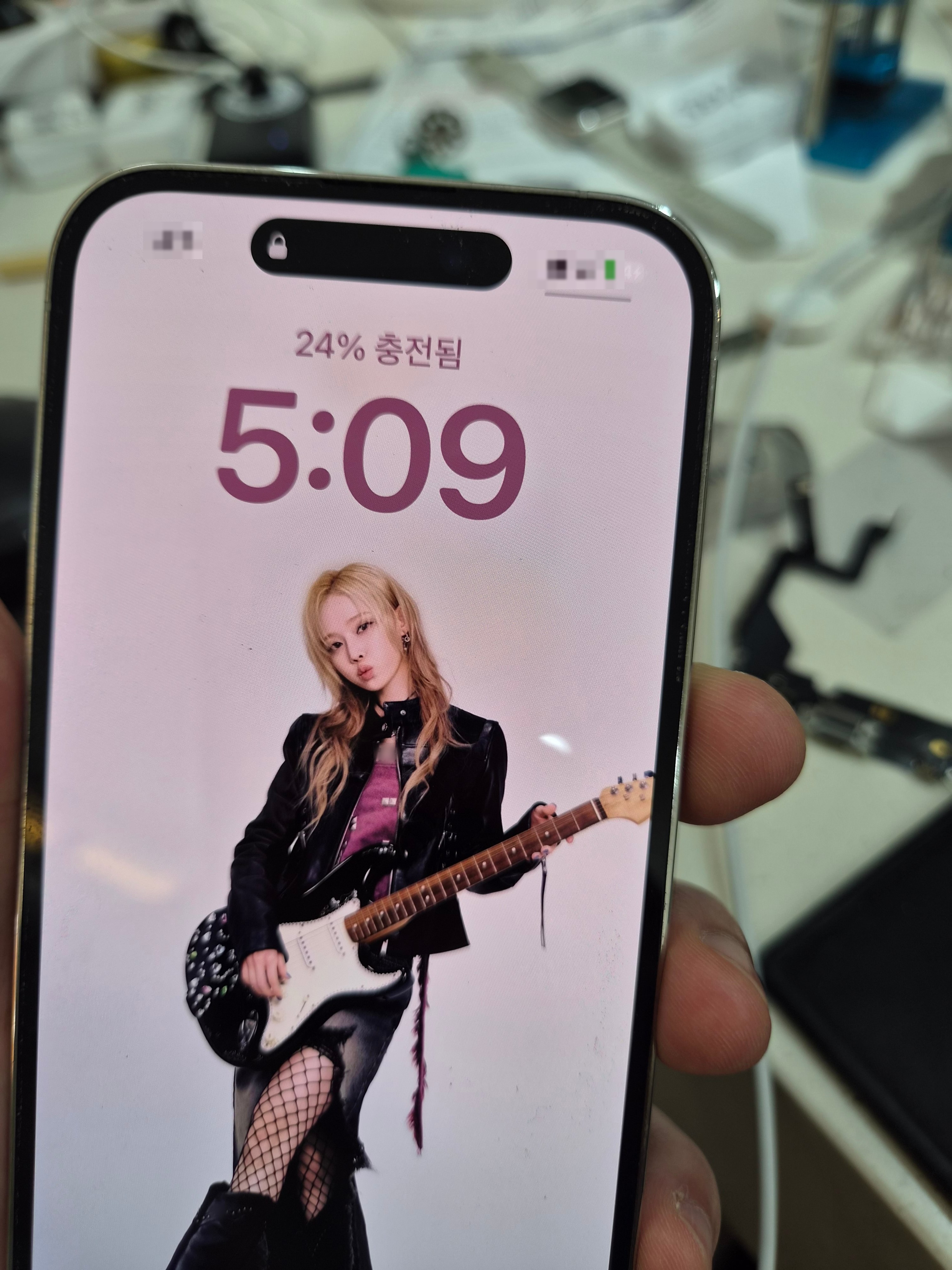 아이폰 14 Pro 수리 후 충전 정상 인식 화면