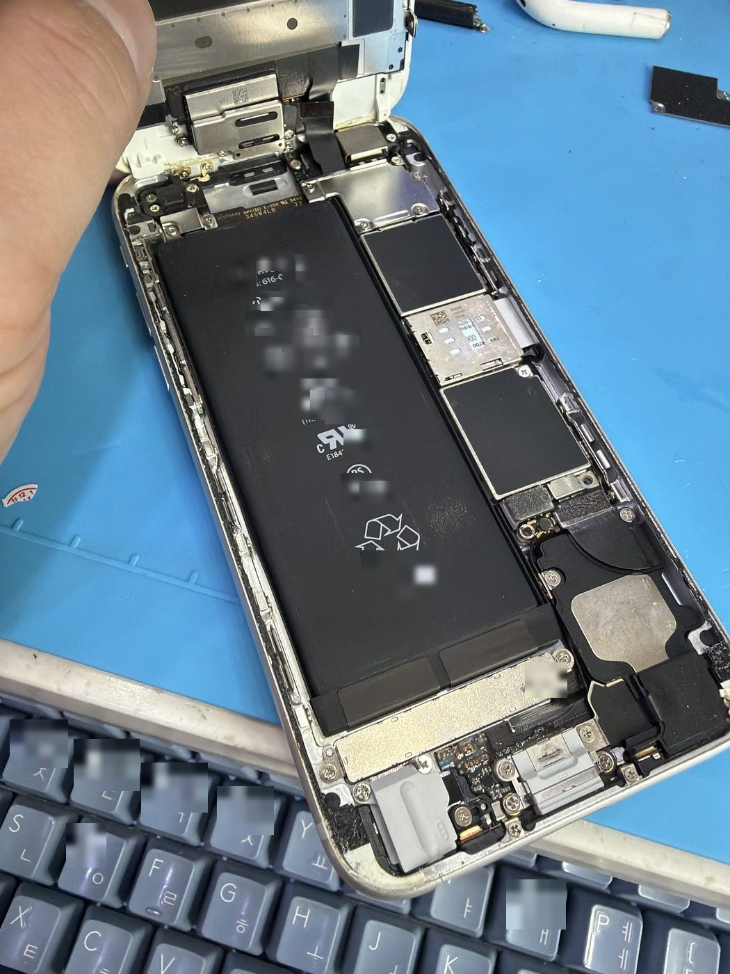 아이폰 6s 내부 분해