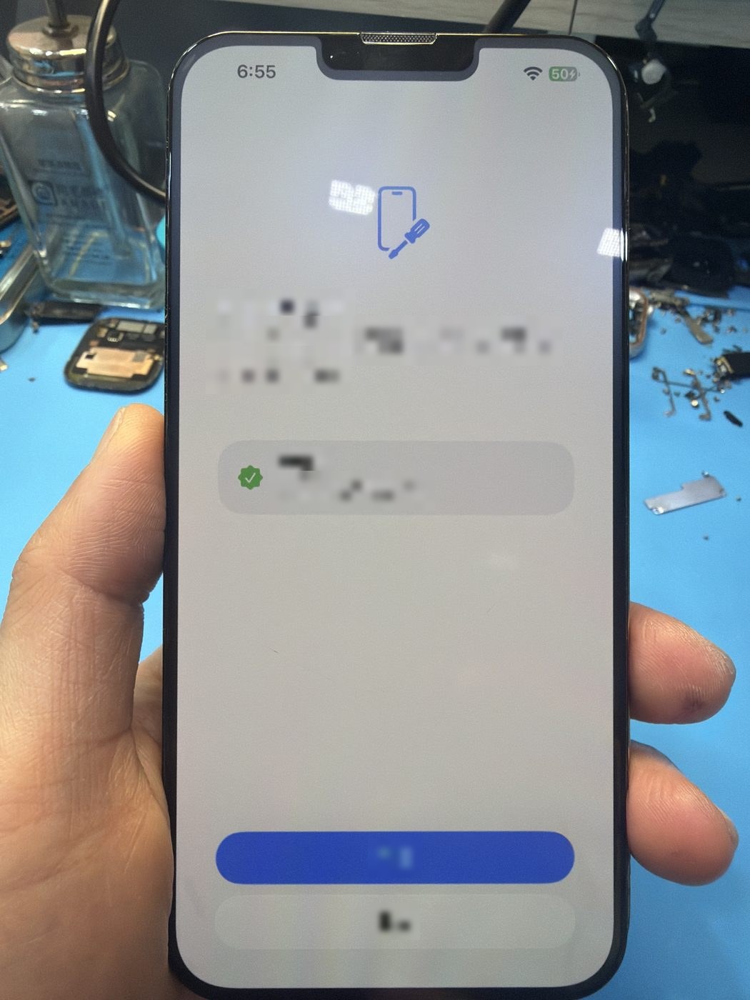 아이폰 13 Pro Max 수리 작업 중 — 다올리페어 직영점 진행